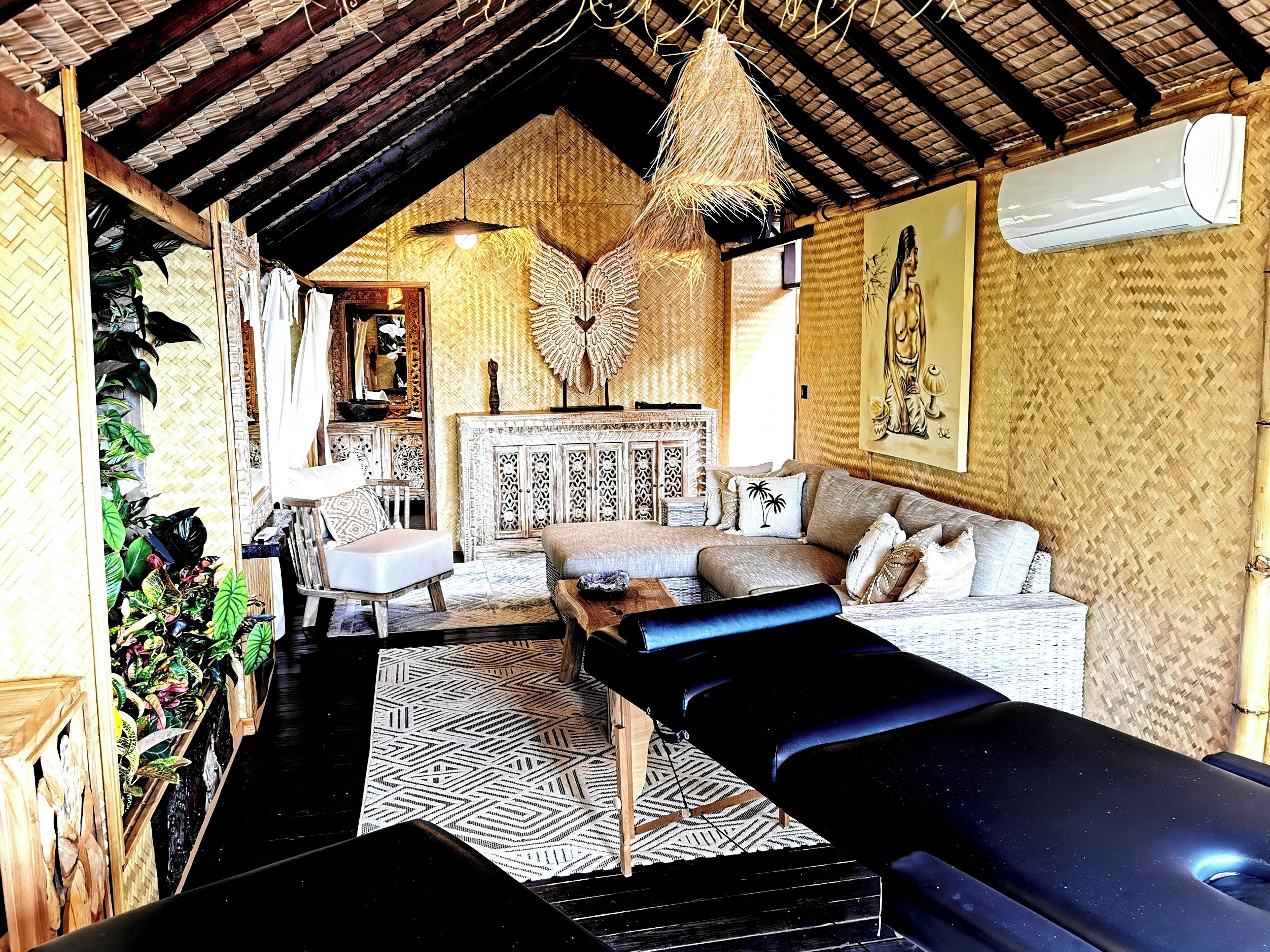 couples treatment room(s), body treatments, deep-tissue massages