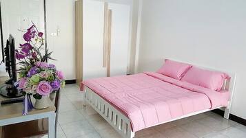 Rollaway beds, free WiFi