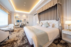 Luxury Double Room | In-room safe, blackout drapes, soundproofing, iron/ironing board - Hotel Monterey Himeji (Himeji)