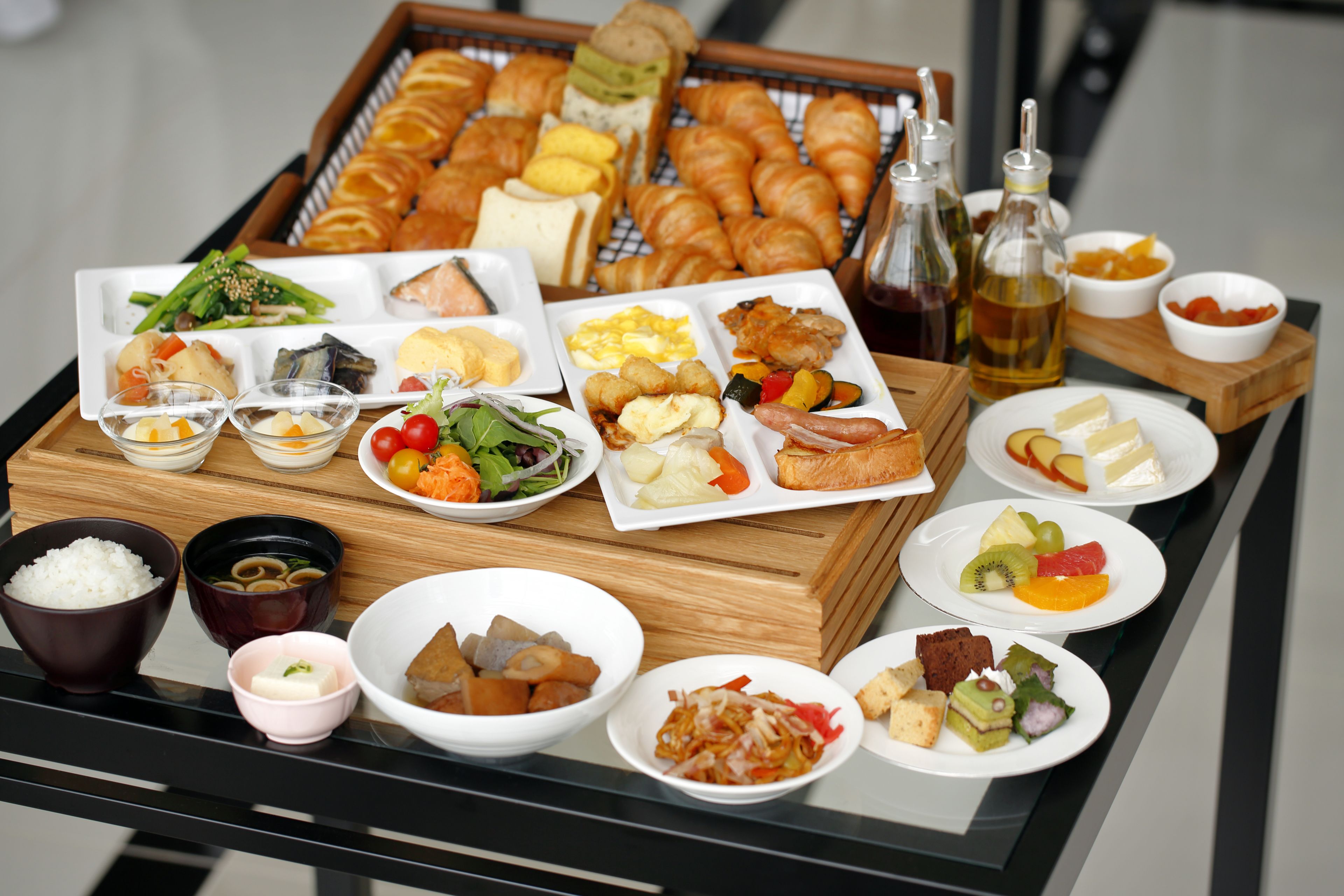 朝食 (ビュッフェ)、毎日提供 (1 名様 3500 JPY)