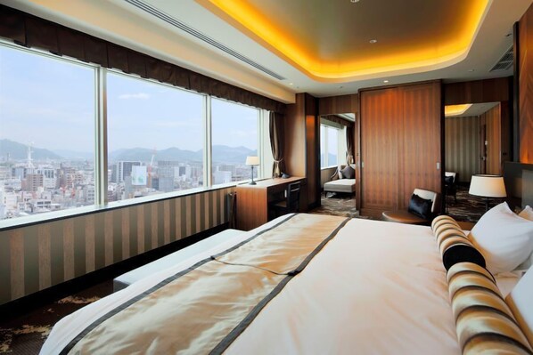 皇室客房, 非吸煙房 (Suite) | 房內夾萬、遮光窗簾/窗簾、隔音、熨斗/熨衫板