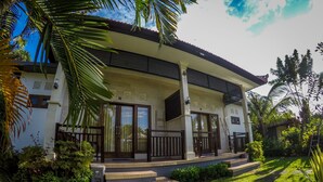 Deluxe Double Room (Air Conditioning) | Pemandangan dari bilik