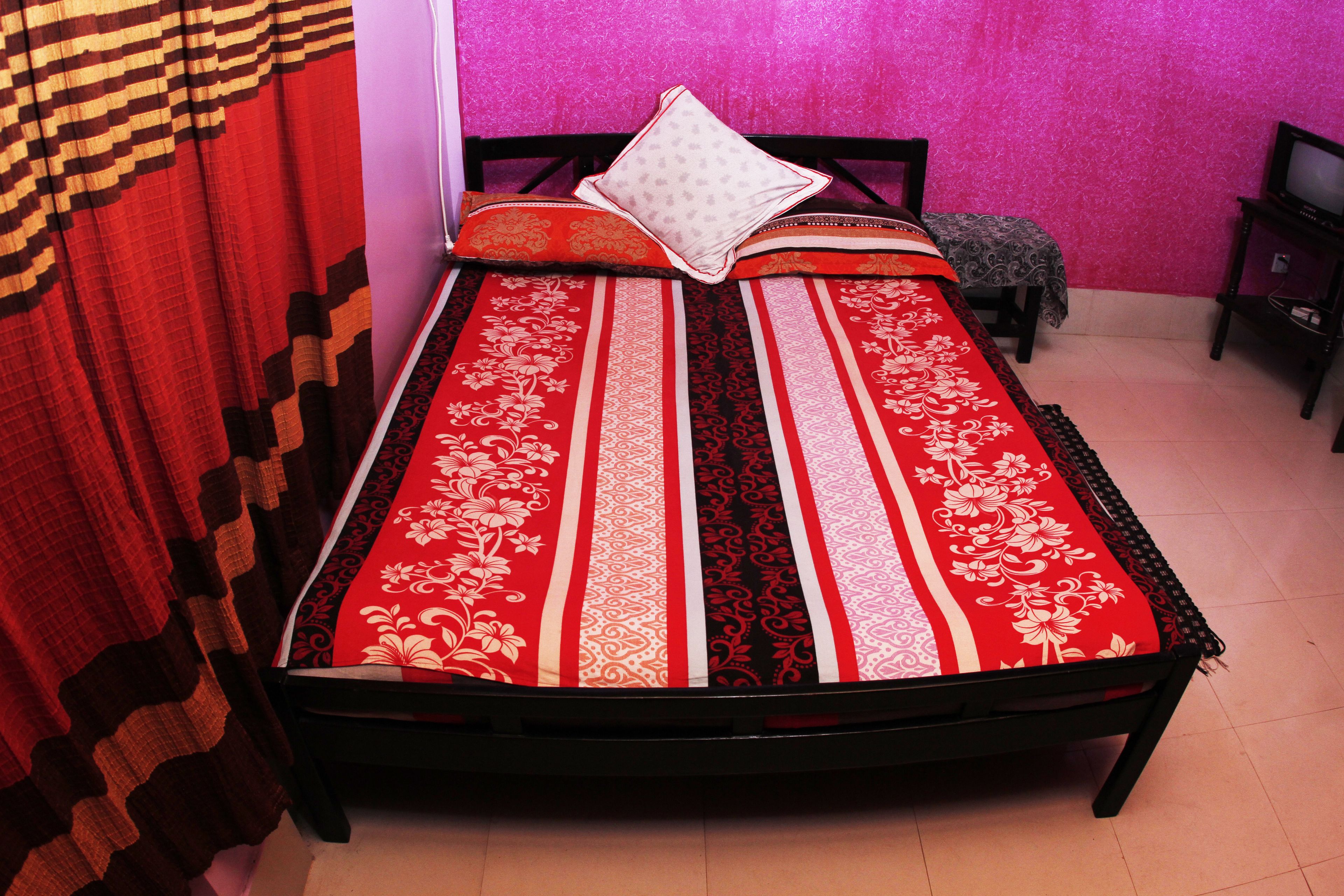 Deluxe Bungalow, 2 Bedrooms, Non Smoking | Desk, free rollaway beds, free WiFi
