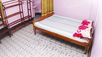 Chambre Standard, 1 lit double | Bureau, lits pliants/supplémentaires gratuits, Wi-Fi gratuit