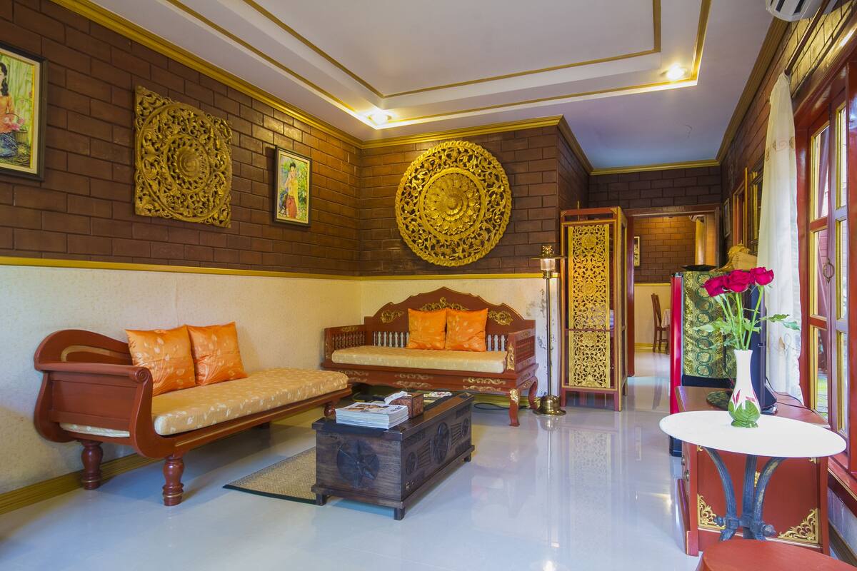 vip room | hypo-allergenic bedding, desk, blackout curtains, free wifi