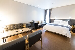 비즈니스룸 | 책상, 암막 커튼, 방음 설비, 무료 WiFi