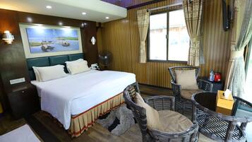 Suite Exclusive, 1 grand lit, vue piscine, sur l'eau