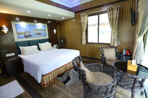 Suite Exclusive, 1 grand lit, vue piscine, sur l'eau