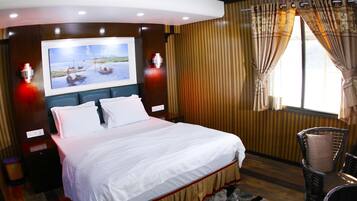 Suite exclusiva, 1 cama Queen size, vista a la alberca, sobre el agua | Escritorio, wifi gratis y ropa de cama