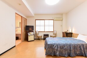 Desk, free WiFi, bed sheets - City Hotel Seiunso (Sakai)