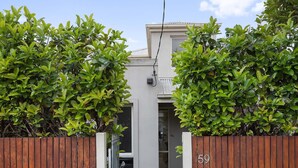 Property entrance - BOUTIQUE STAYS - Roxys Place (Prahran)