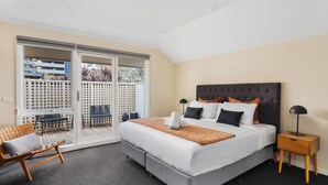 3 Bedroom 2 Bathroom House | 3 bedrooms, iron/ironing board, cribs (free), WiFi (free) - BOUTIQUE STAYS - Roxys Place (Prahran)