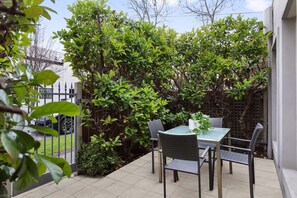3 Bedroom 2 Bathroom House | Terrace/patio - BOUTIQUE STAYS - Roxys Place (Prahran)
