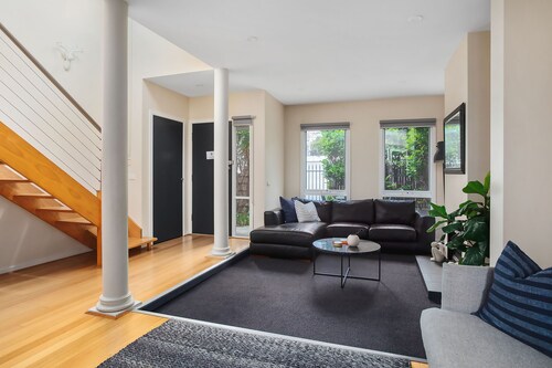 BOUTIQUE STAYS - Roxys Place