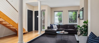 BOUTIQUE STAYS - Roxys Place