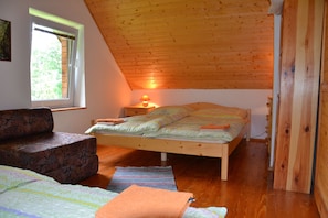 Chalet, 3 kamar tidur, dapur, tepi gunung | 3 kamar tidur, seprai premium, meja kerja, dan kedap suara