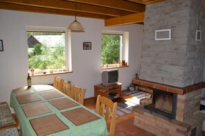 Chalet, 3 kamar tidur, dapur, tepi gunung | Makan di kamar