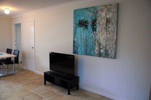 Luxury-Villa, 4 Schlafzimmer | Wohnbereich | Flachbildfernseher, DVD-Player