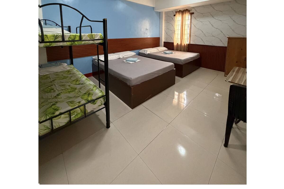 Family Room For 6 Persons, Non Smoking, Private Bathroom | Desk, bed sheets