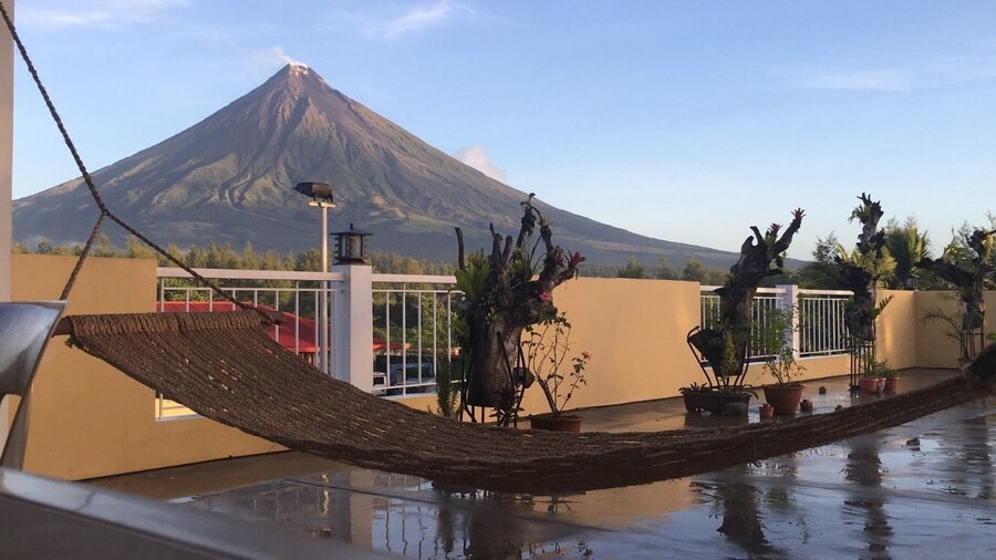 Mayon Lodging House