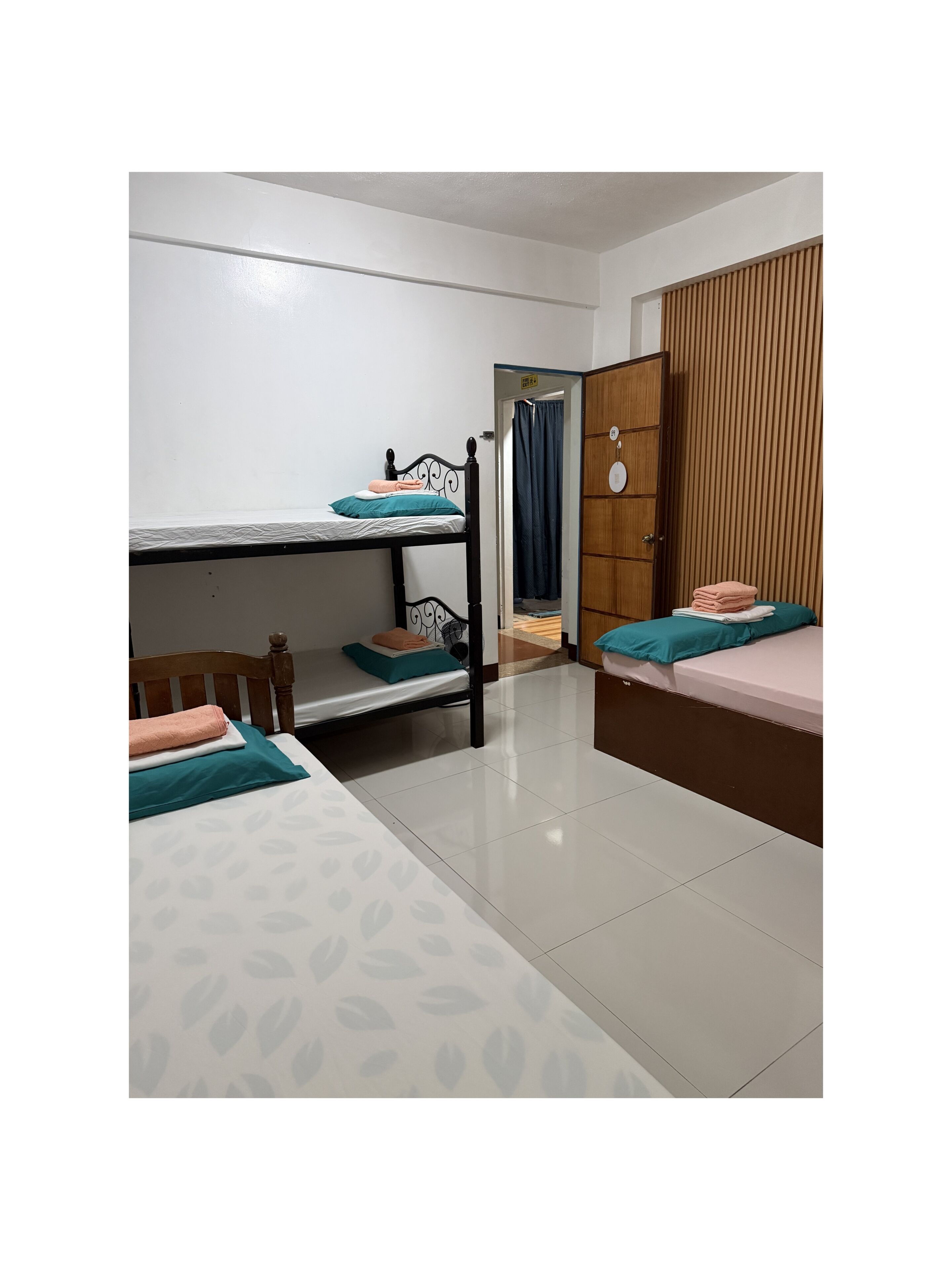 Family Room For 5 Persons, Non Smoking, Private Bathroom | Desk, bed sheets