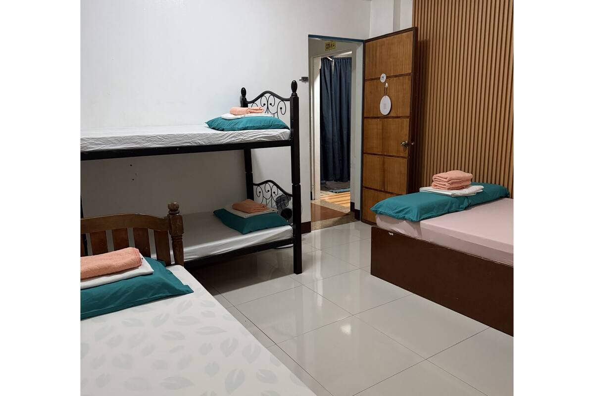 Family Room For 5 Persons, Non Smoking, Private Bathroom | Desk, bed sheets