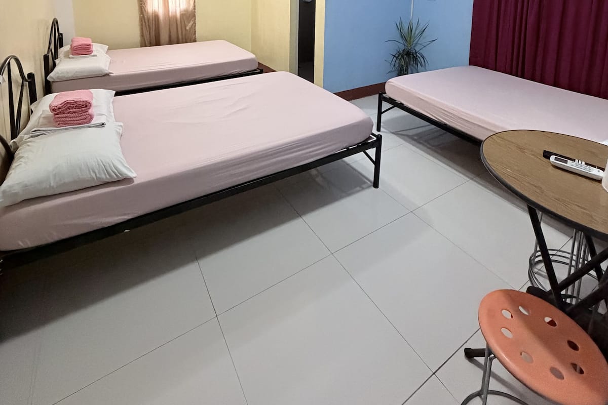 Family Room For 6 Persons, Non Smoking, Private Bathroom
