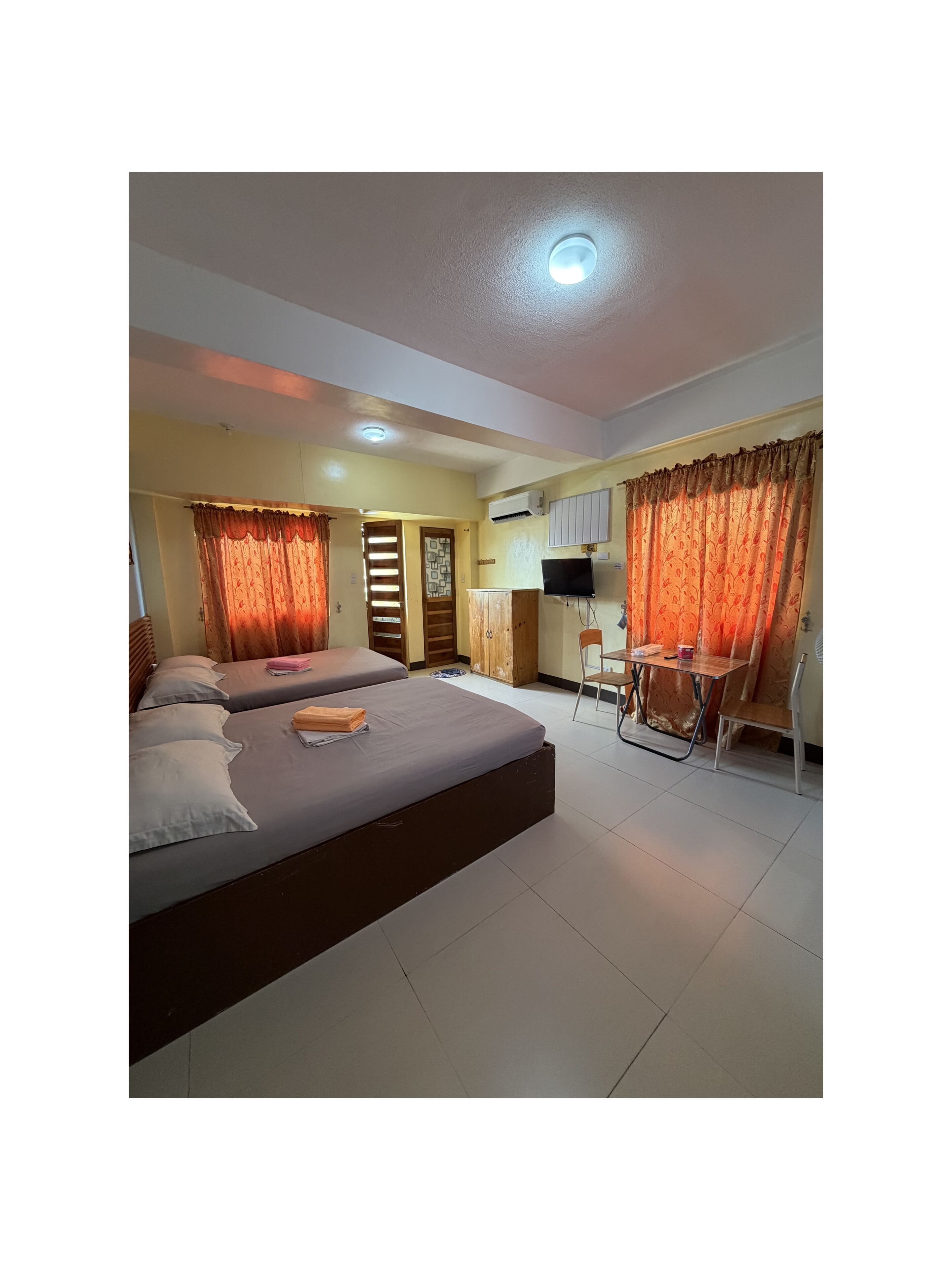 Basic Quadruple Room, 2 Double Beds