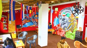 Coin salon dans le hall