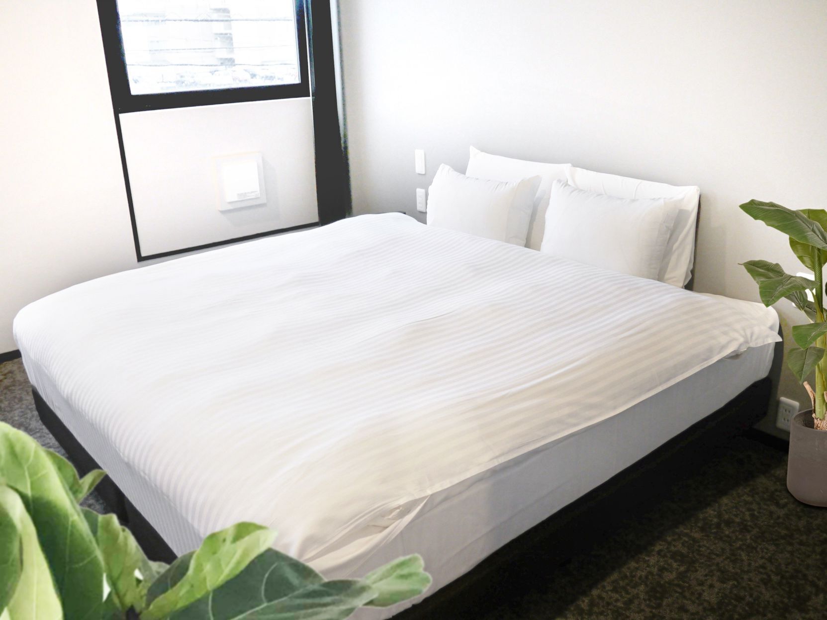 Iron/ironing board, free WiFi, bed sheets