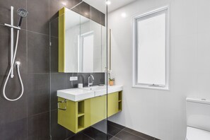 Bathroom - BOUTIQUE STAYS - Victorian Vogue (Richmond)