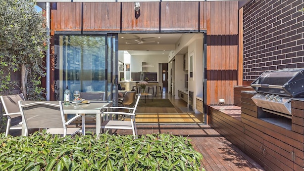 3 Bedroom House with 2 Living Areas and 2 Bathrooms | Terrace/patio - BOUTIQUE STAYS - Victorian Vogue (Richmond)