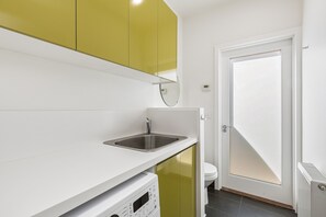 3 Bedroom House with 2 Living Areas and 2 Bathrooms | Room amenity