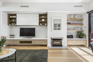 3 Bedroom House with 2 Living Areas and 2 Bathrooms | Living area
