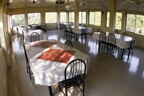 Free daily continental breakfast  - Sreemangal Resort (Sreemangal)