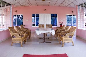 Petit déjeuner continental compris tous les jours