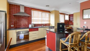 3 Bedroom Villa with 1 Bathroom | Private kitchen - BOUTIQUE STAYS - Sandy Haven A (Sandringham)