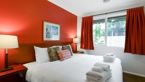 3 Bedroom Villa with 1 Bathroom - BOUTIQUE STAYS - Sandy Haven A (Sandringham)