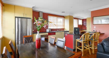 BOUTIQUE STAYS - Sandy Haven A