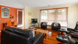 3 Bedroom Villa with 1 Bathroom | Living area - BOUTIQUE STAYS - Sandy Haven A (Sandringham)