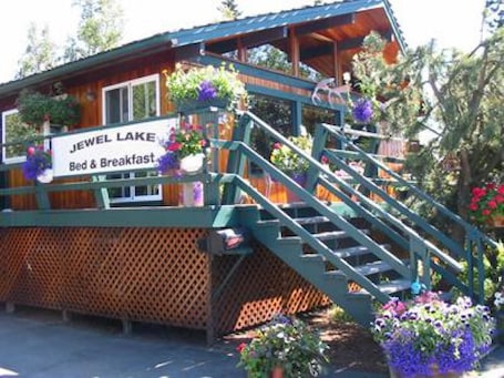 Miscelánea. Jewel Lake Bed and Breakfast