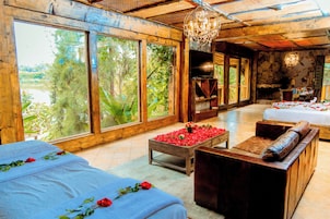 Ropa de cama de alta calidad y minibar