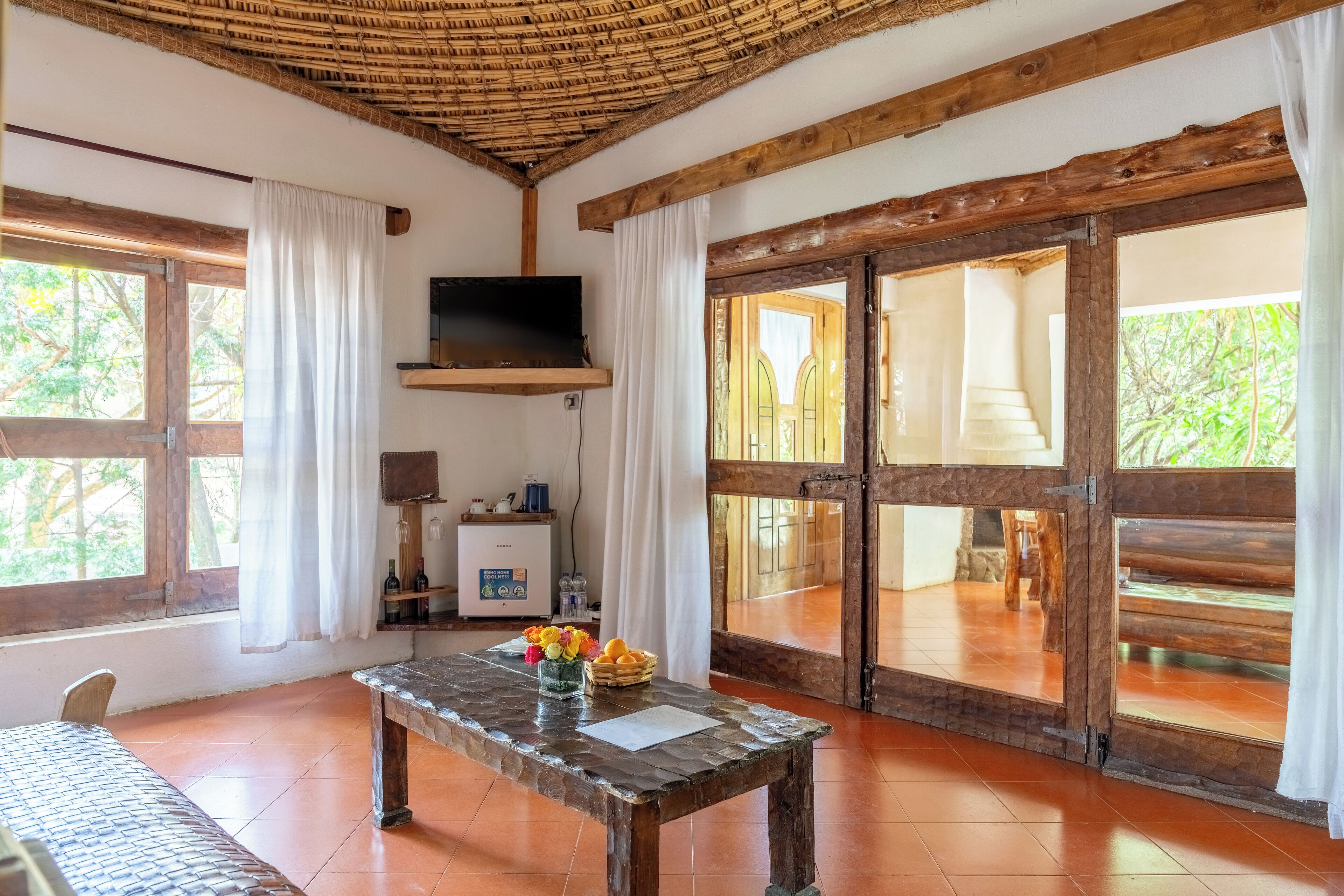 Luxe beddengoed, een minibar, een kluis op de kamer, een bureau