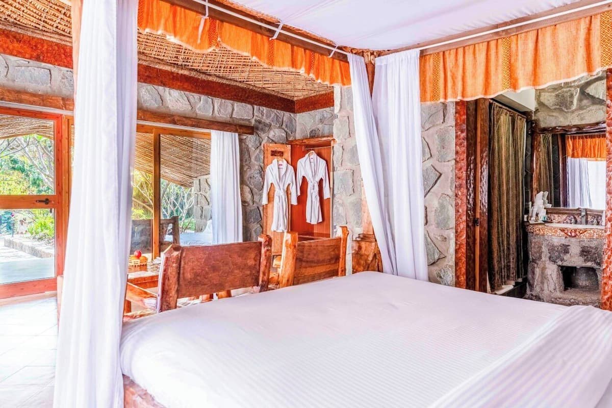 Standard Double Room | Premium bedding, minibar, in-room safe, desk