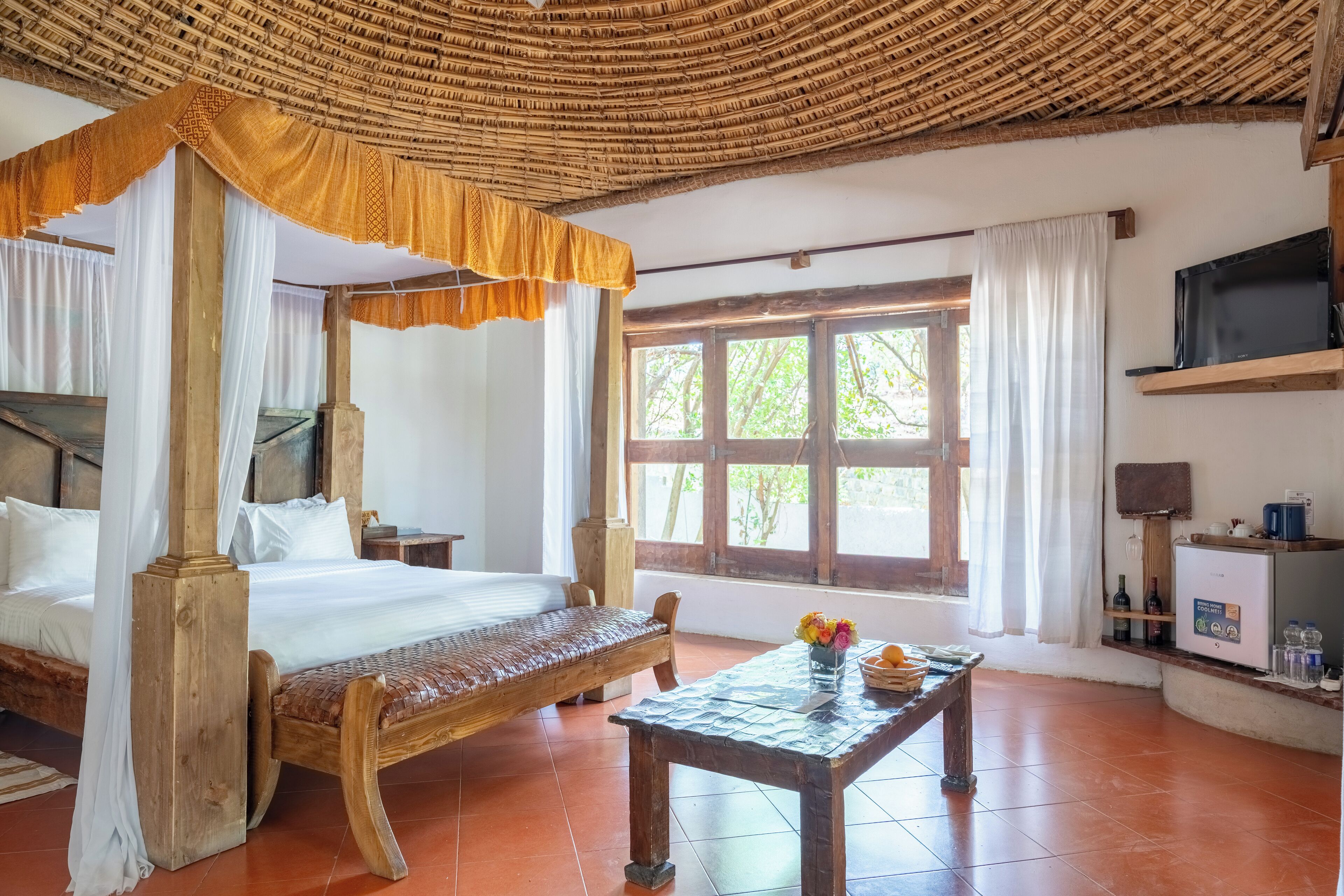 Ropa de cama de alta calidad y minibar 