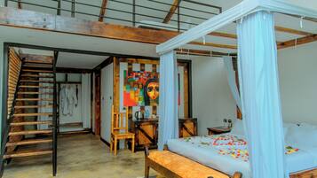 Family Room | Premium bedding, minibar, in-room safe, desk