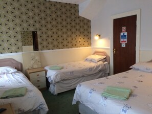 Chambre Familiale (2 adults + 2 children)
