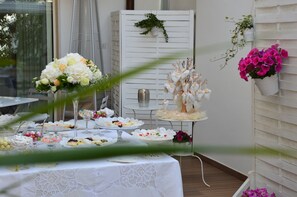 Free daily full breakfast - FEMily B&B (Grumo Appula)