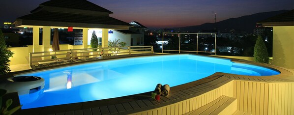 Rooftop pool