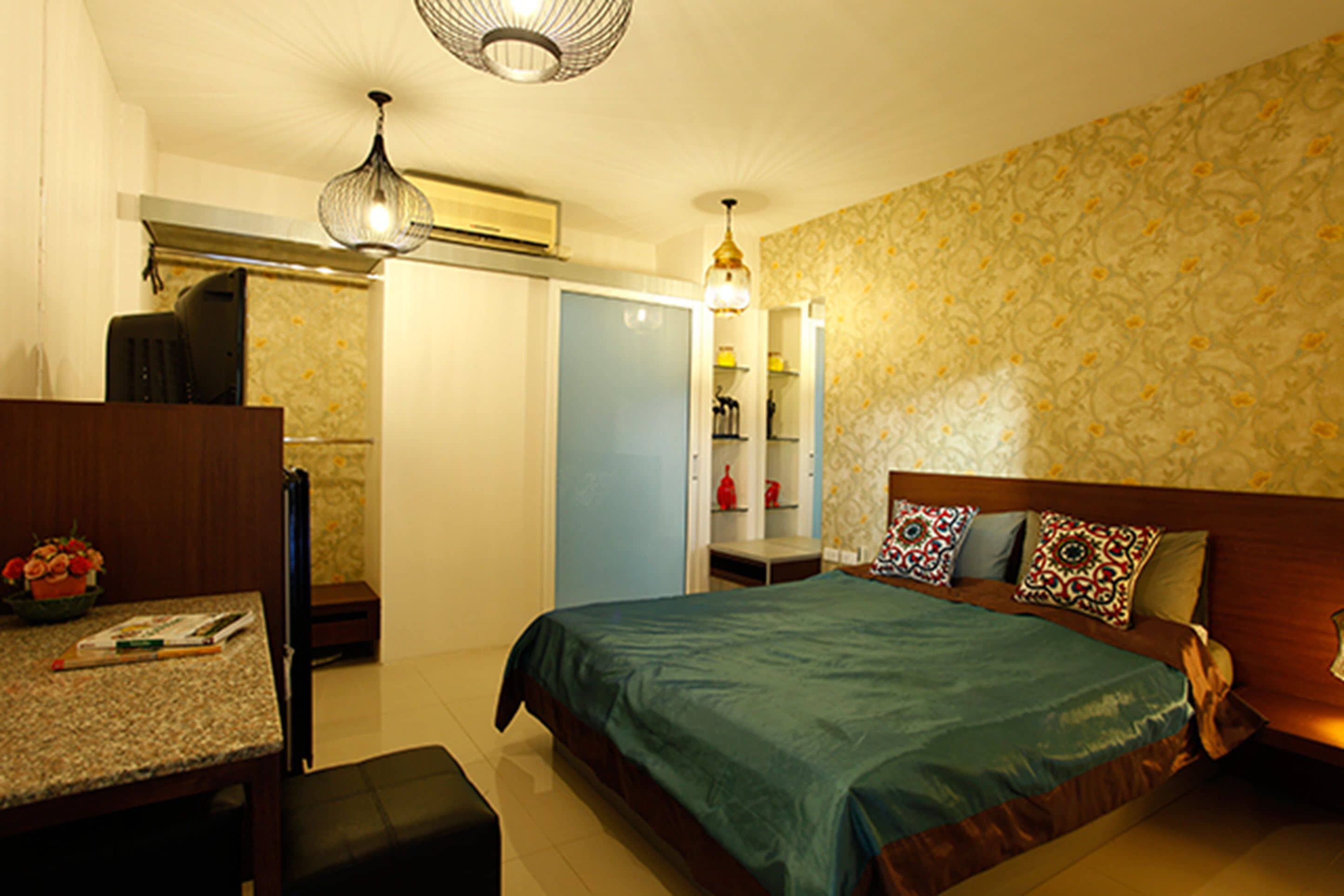mini room | desk, blackout curtains, free wifi, bed sheets